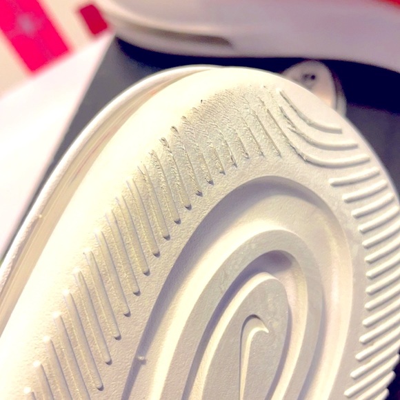 GentlyUsed Nike Air Max  Axis Sunset Volt Shoes - Picture 15 of 16